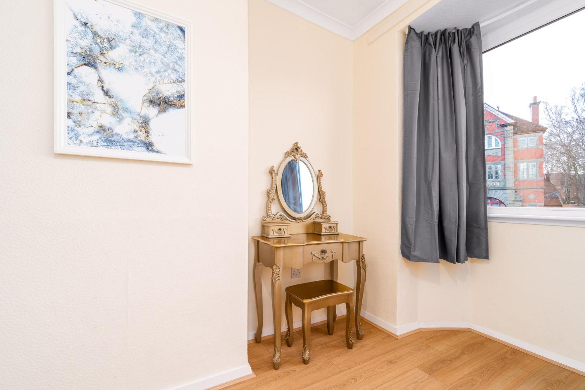 Luxury 3 Bedroom House - Harborne - Parking - Garden - Wifi & Netflix 122G Birmingham Exterior photo