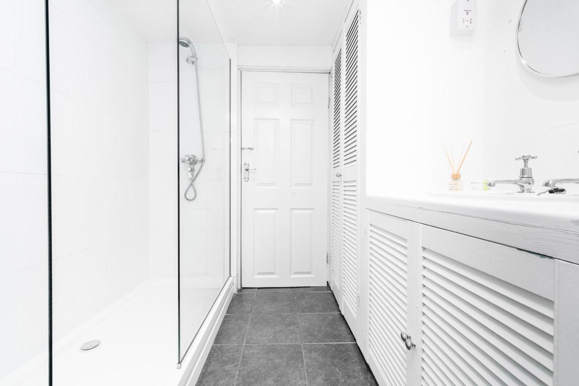 Luxury 3 Bedroom House - Harborne - Parking - Garden - Wifi & Netflix 122G Birmingham Exterior photo