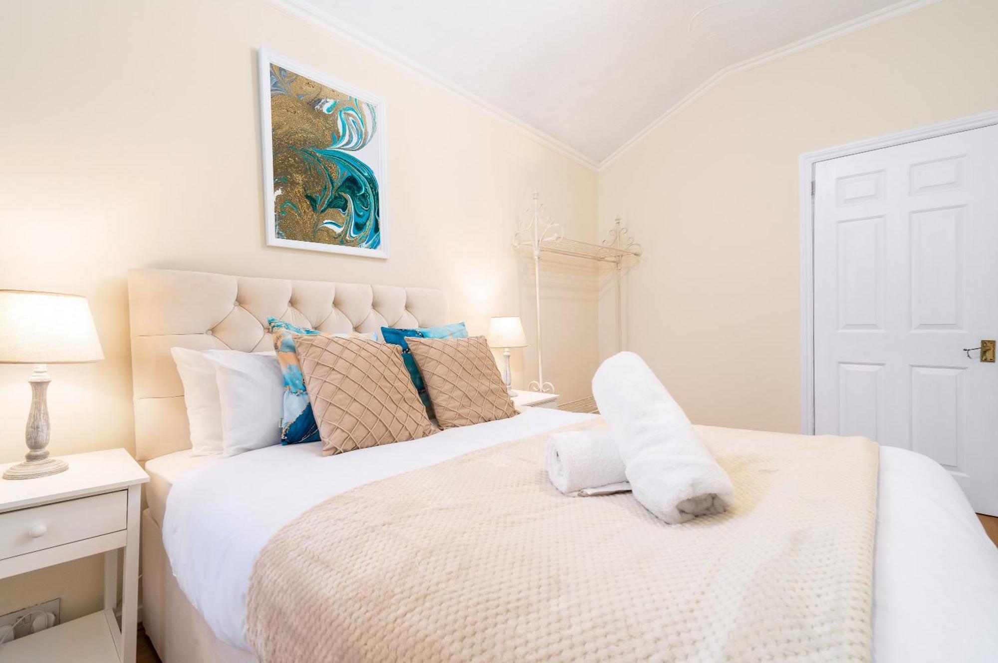 Luxury 3 Bedroom House - Harborne - Parking - Garden - Wifi & Netflix 122G Birmingham Exterior photo